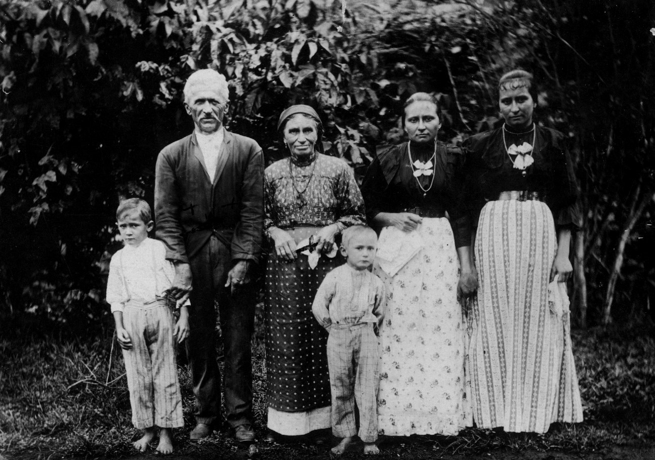 VENTURIN Vittore e família-2